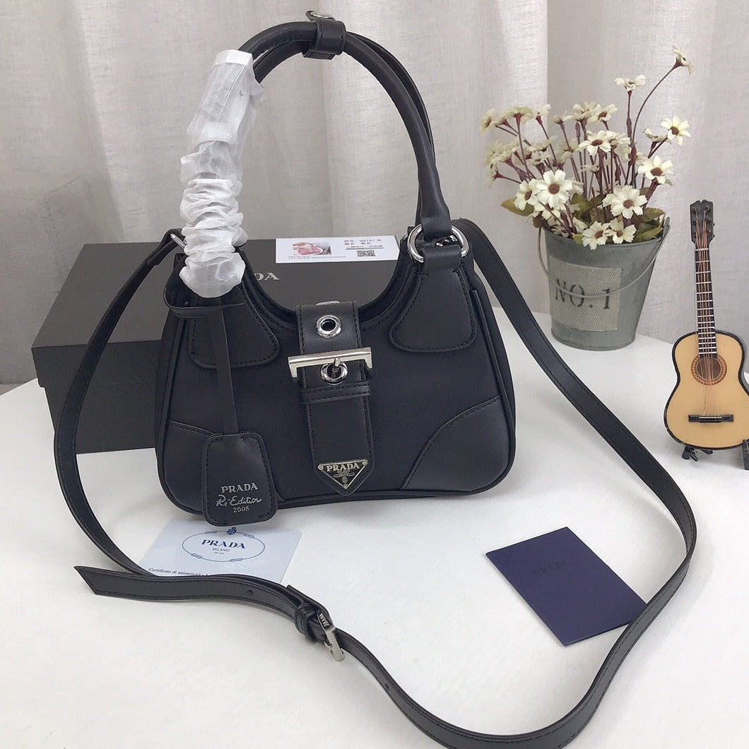 P  Moon Bag