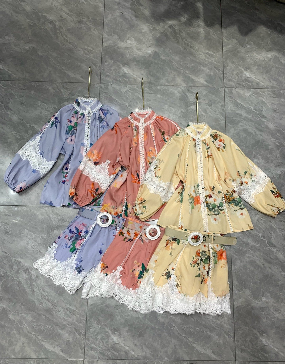 ZIMMERM* Stand-up collar lace top + shorts set