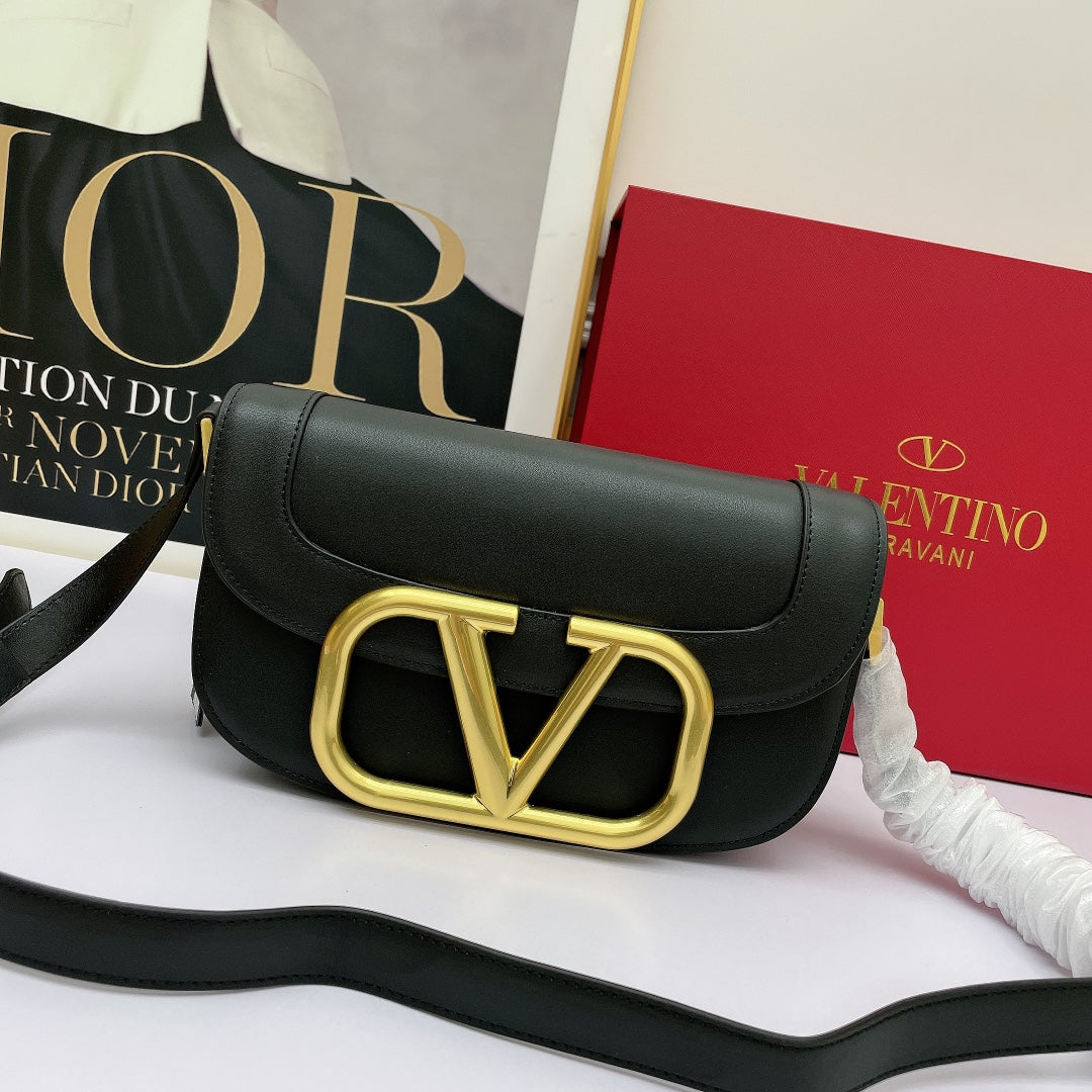 Valent*Large Metal Logo Bag