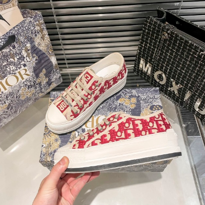 DIO* embroidered canvas sneakers