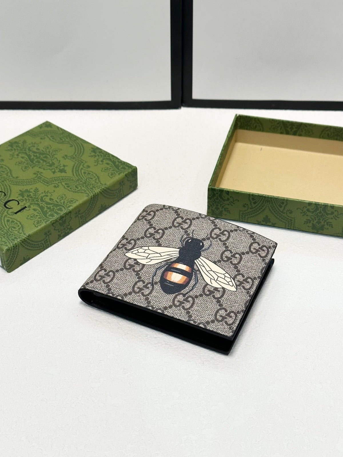Gucci classic wallet