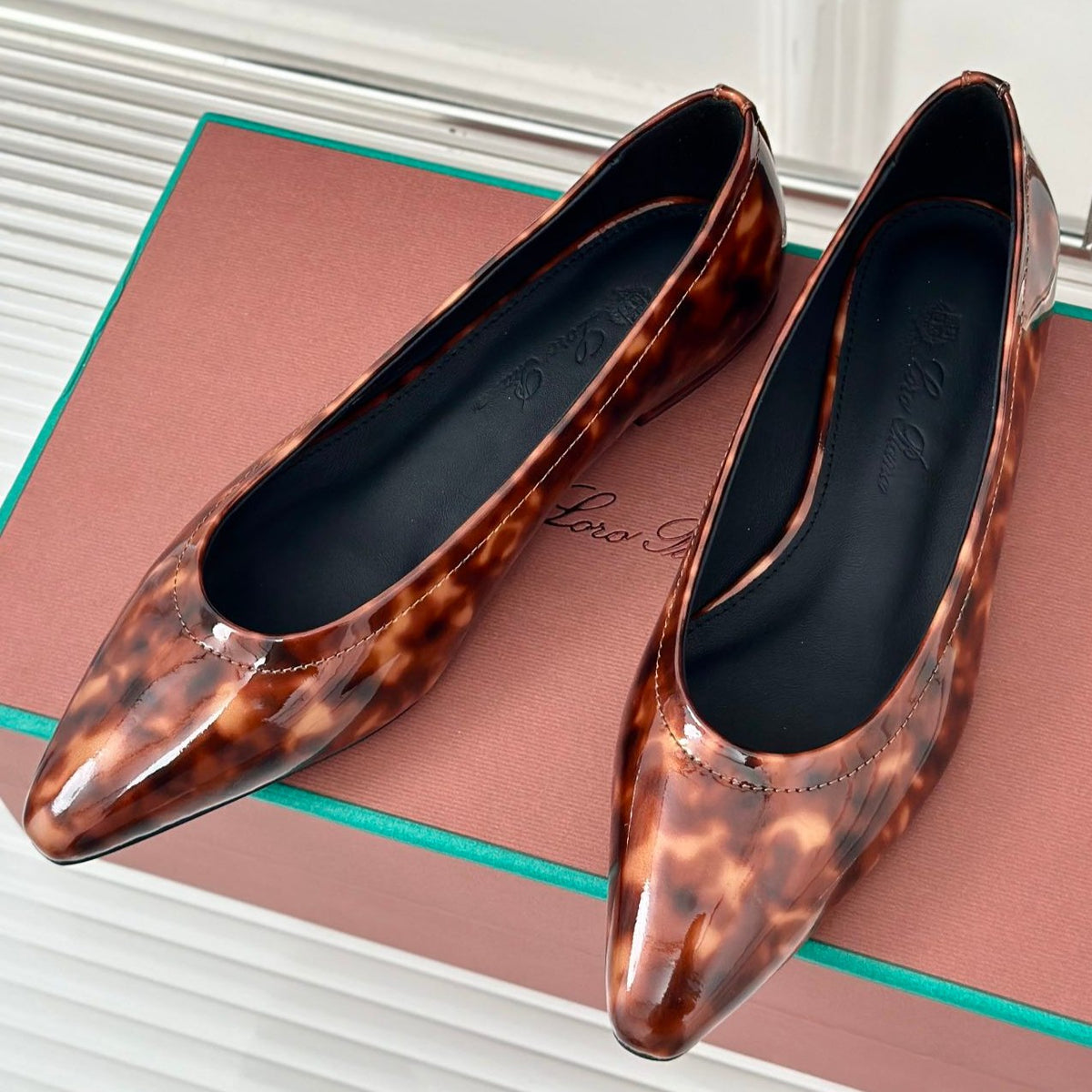 Loro Pia**/ LP 24𝐒Classic and beautiful retro witch flat shoes top quality 1:1 VIP
